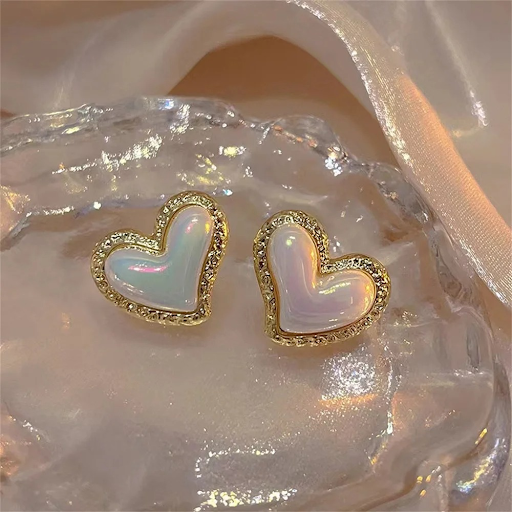 Heart-Shaped Pearl Stud Earrings