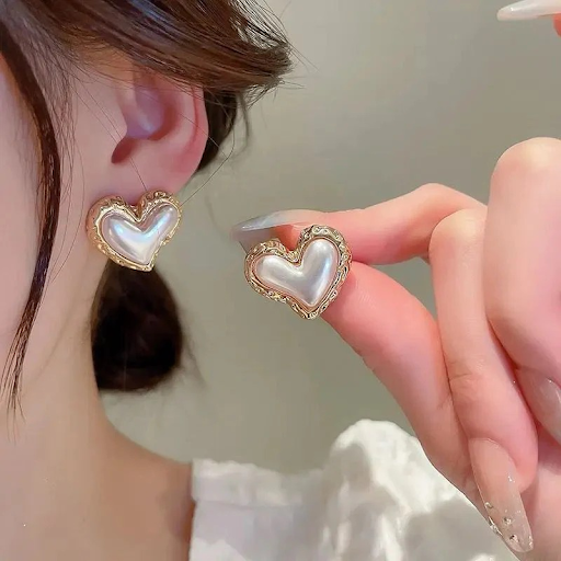 Heart-Shaped Pearl Stud Earrings