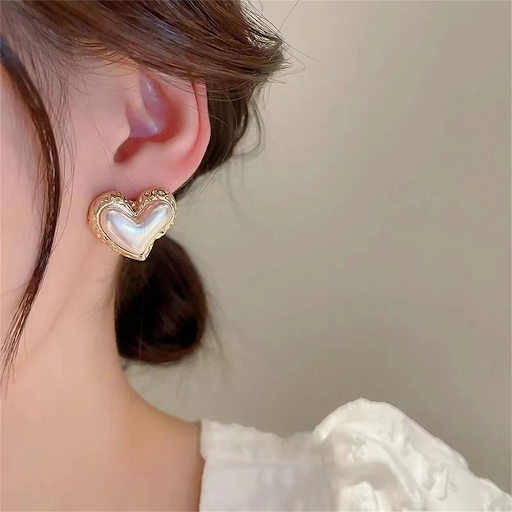 Heart-Shaped Pearl Stud Earrings