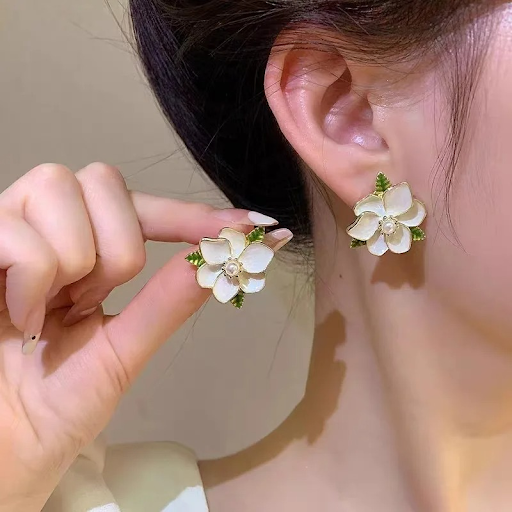 Pearl Flower Stud
