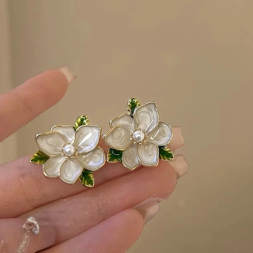 Pearl Flower Stud
