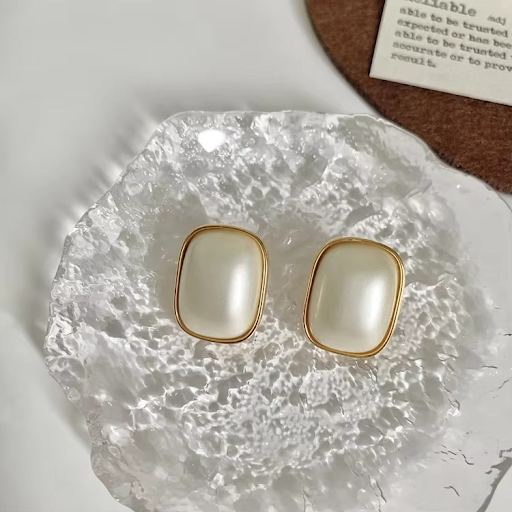 Simple Rectangular Pearl Stud
